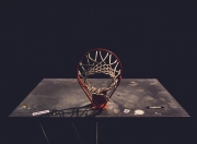 雷火电竞充值-欧冠半决赛焦点战，皇家社会连续得分，强势压制突尼斯黑马