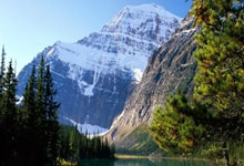 雷火电竞主播-封锁与奔涌，当马赛的铁壁遇见国家德比的怒涛—两个无关的瞬间，同一个足球的本质